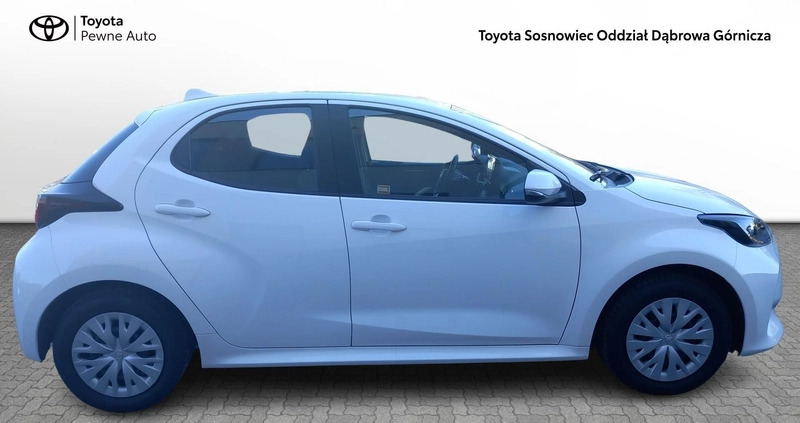 Toyota Yaris cena 67900 przebieg: 10684, rok produkcji 2022 z Działoszyn małe 121